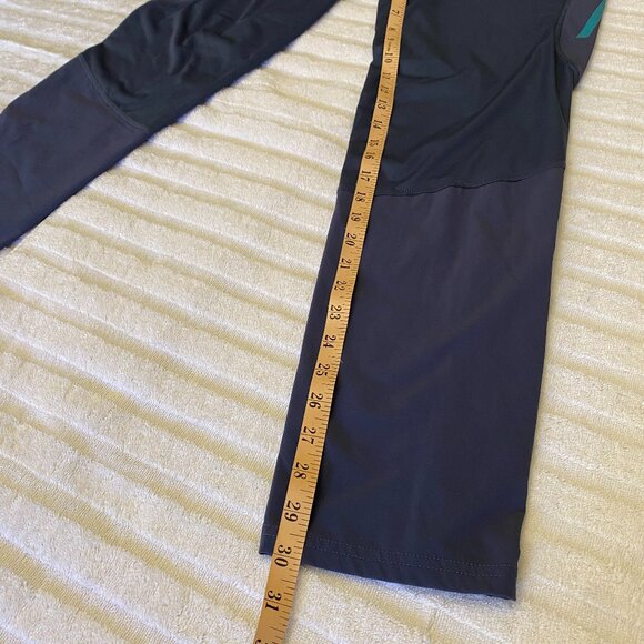 Outdoor running pants; elasticized drawstring waist; Adidas brand - Picture 14 of 15